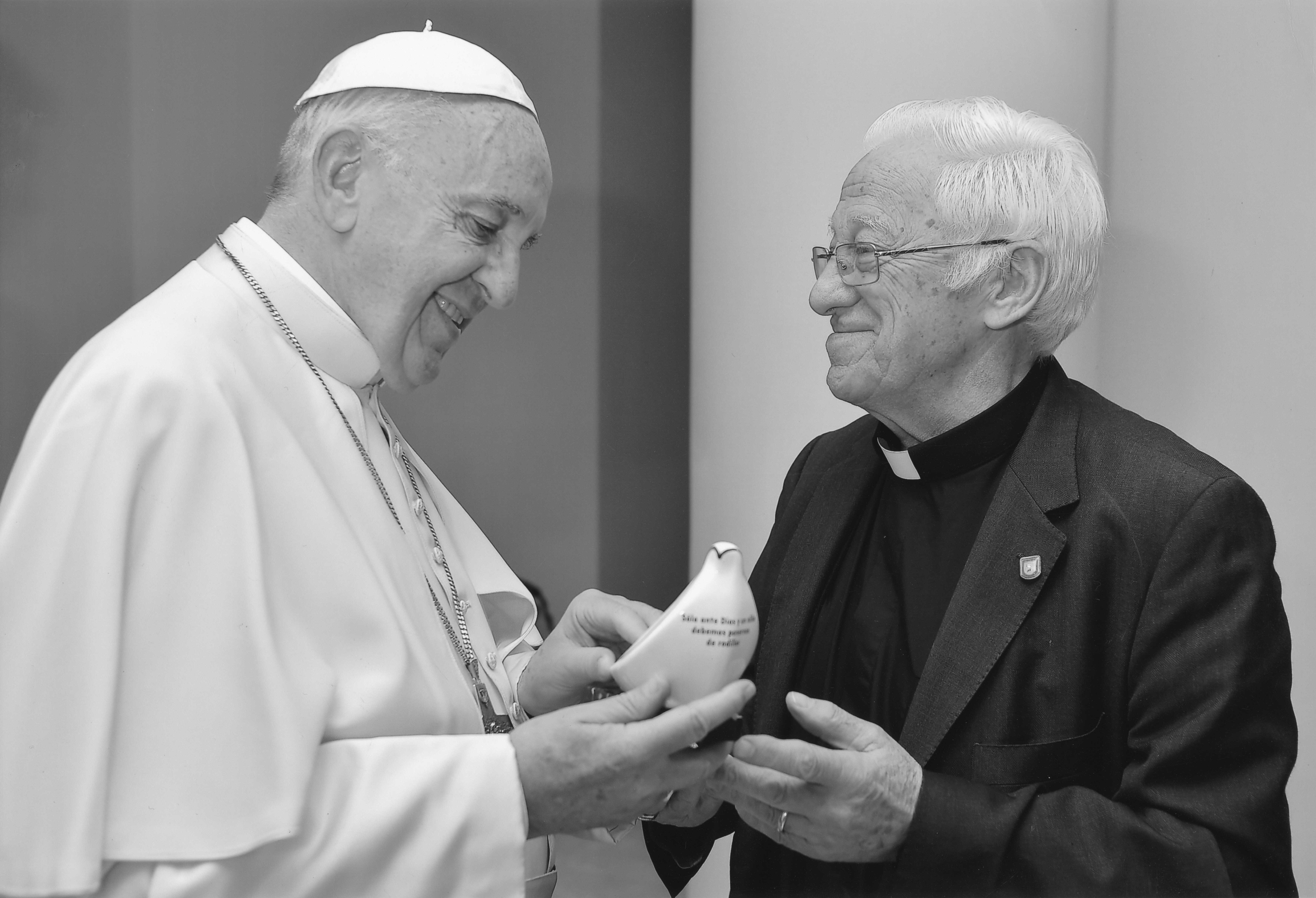 El padre Ángel acude junto a 50 «sin techo» a un encuentro con el Papa  Francisco al Vaticano | Iglesia de San Antón